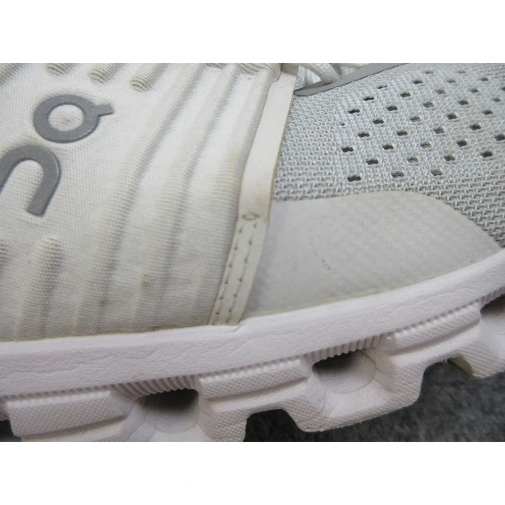 On Cloudstratus Shoes Womens Size 10.5 Swiss Engineering Running Athletic Sneake